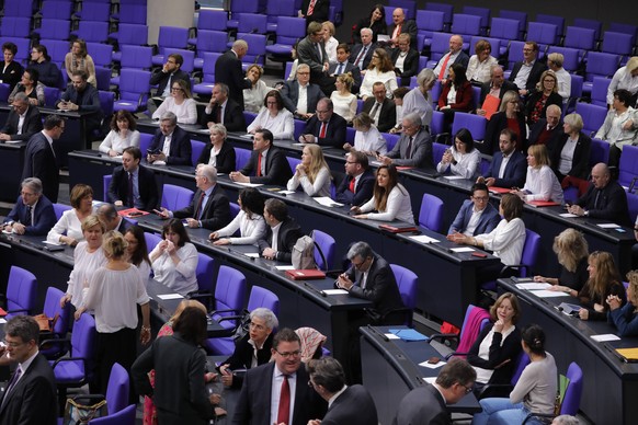 Die Frauen der SPD-Fraktion im Bundestag während der Feierstunde zu 100 Jahren Frauenwahlrecht am 17. Januar 2019