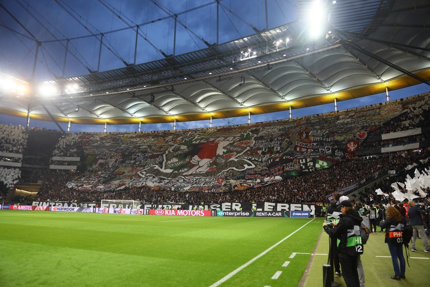 Choreographie der Eintracht Fans - 02.05.2019: Eintracht Frankfurt vs. Chelsea FC London, UEFA Europa League, Halbfinale Hinspiel, Commerzbank Arena DISCLAIMER: DFL regulations prohibit any use of pho ...