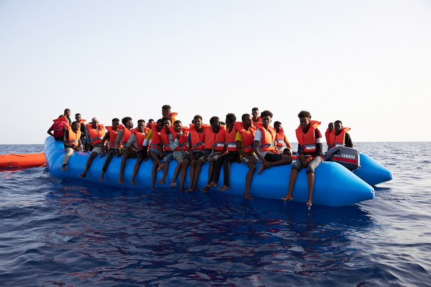 Wer nimmt sie auf? Italien und Malta machen ihre Häfen für aus Seenot gerettete Flüchtlinge und Migranten dicht. Andere EU-Länder blockieren eine europäische Lösung.