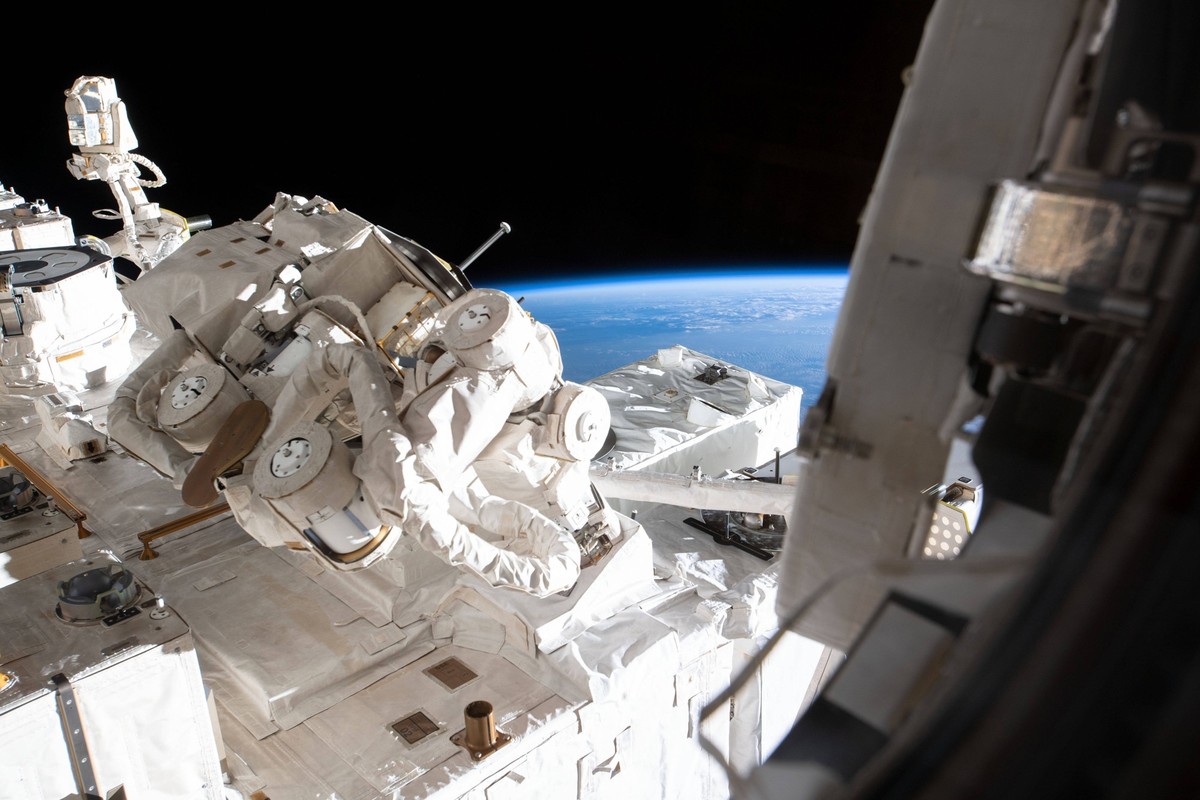 iss059e114054 6/20/2019 --- View of the Orbiting Carbon Observatory-3 OCO-3 payload on the Japanese Experiment Module JEM Exposed Facility EF. The OCO-3, to be installed on the Japanese Experiment Mod ...
