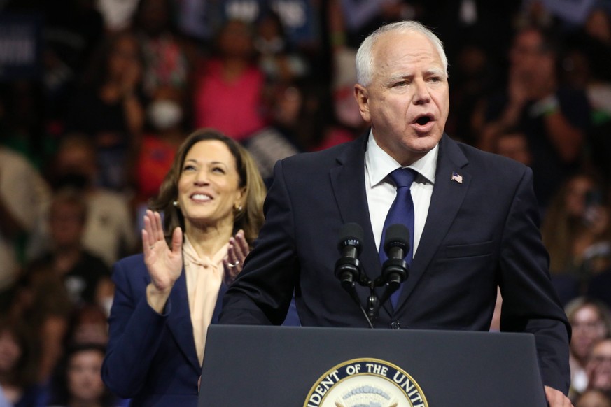 PHILADELPHIA, PENNSYLVANIA - AUGUST 6: Democratic vice presidential candidate Minnesota Gov. Tim Walz &amp; Democratic presidential candidate, U.S. Vice President Kamala Harris during a campaign rally ...