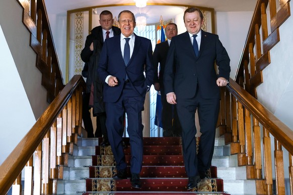 Belarus, Au�enminister Sergei Aleinik empf�ngt Sergei Lawrow in Minsk Belarus Russia Foreign Ministers 8342862 19.12.2022 In this handout photo released by the Russian Foreign Ministry, Foreign Minist ...