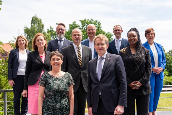 Le nouveau cabinet d'État de la coalition noir-vert dans le Schleswig-Holstein.