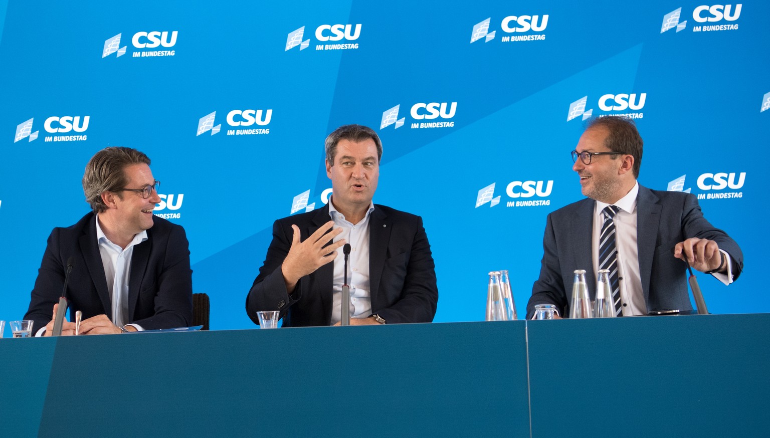 Der Vorsitzende der CSU-Landesgruppe im Bundestag, Alexander Dobrindt und der bayerische Ministerpräsident Markus Söder.