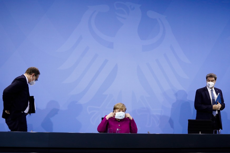 04.03.2021, Berlin: Bundeskanzlerin Angela Merkel (M, CDU), Markus S