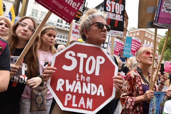 September 5, 2022, London, England, United Kingdom: Human rights activists demonstrating outside The Royal Court Of Justice. Protesters gathered opposite The Royal Courts Of Justice on the first day o ...