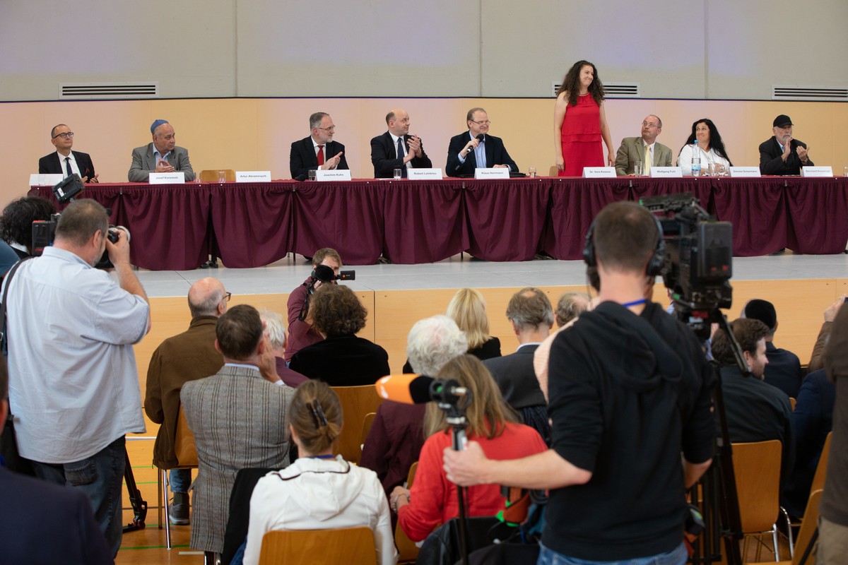 Die "Juden in der AfD" bei der Gründungsveranstaltung in Wiesbaden.