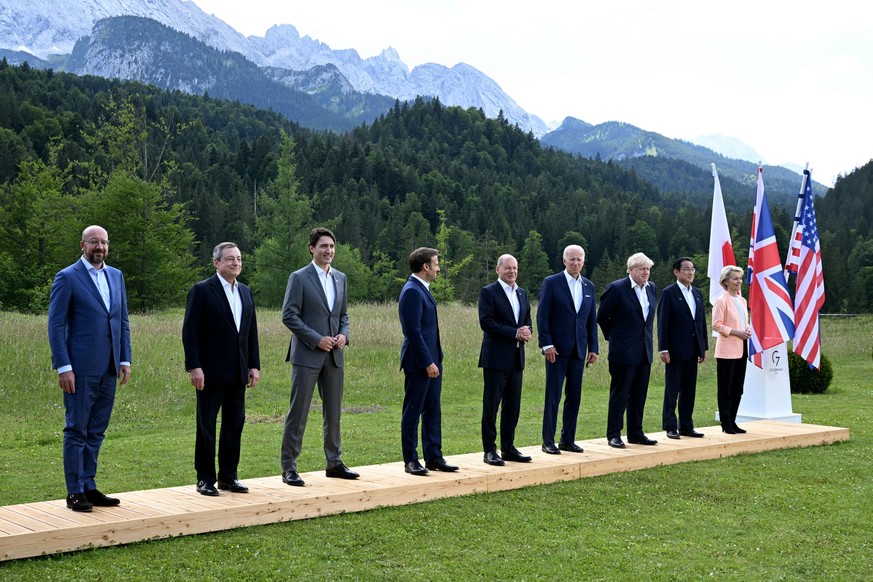 Charles Michel (l-r), Präsident des Europäischen Rates, Mario Draghi, Ministerpräsident von Italien, Justin Trudeau, Premierminister von Kanada, Emmanuel Macron, Präsident von Frankreich, Bundeskanzle ...