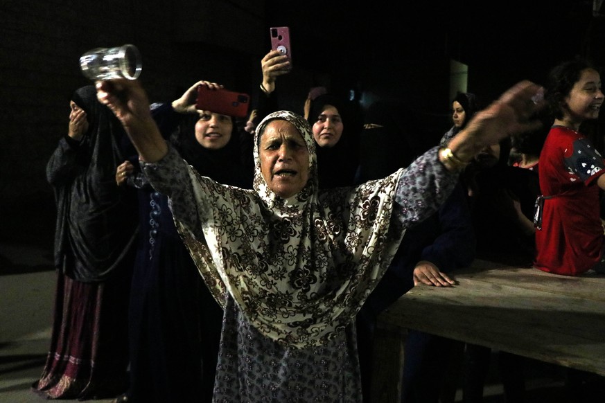 Auch im israelischen Beit Lahia feierten palästinensische Frauen die Waffenruhe.