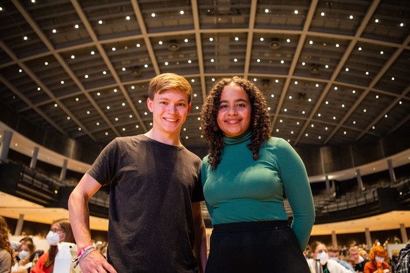 Timon Dzienus und Sarah-Lee Heinrich beim Bundeskongress der Grünen Jugend in Bielefeld.