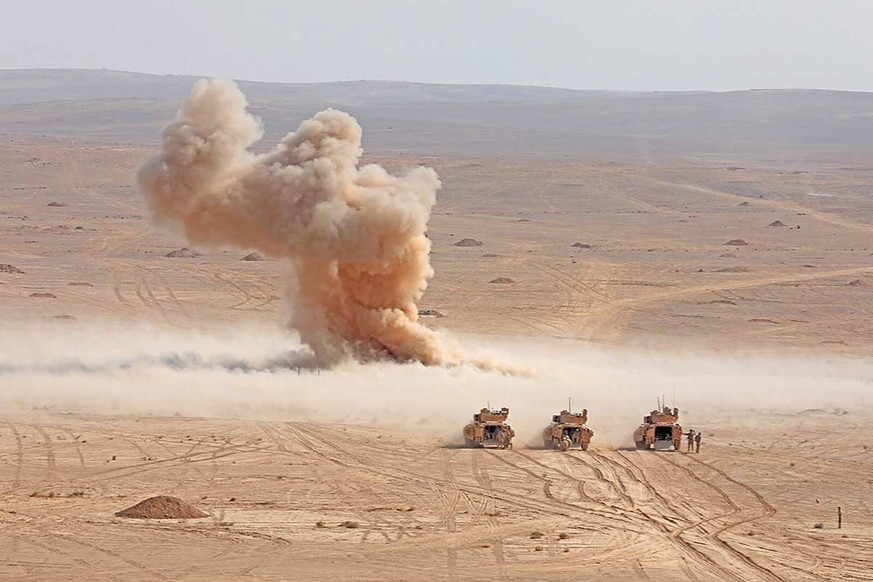 PICTURE SHOWS: Soldiers with 3rd Armored Brigade Combat Team, 4th Infantry Division, practice detonating Bangalore torpedoes during Eager Lion in Jordan, Aug. 29, 2019. Eager Lion, U.S. Central Comman ...