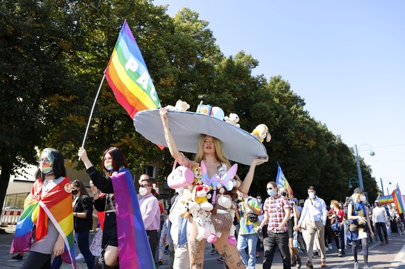 Um die Queer-Community zu unterstützen möchte die Linke einen speziellen Rettungsschirm einführen.