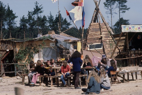 Die Aktivistinnen hatten sich 1980 im Anti-Atom-Dorf "Republik Freies Wendland" häuslich eingerichtet.