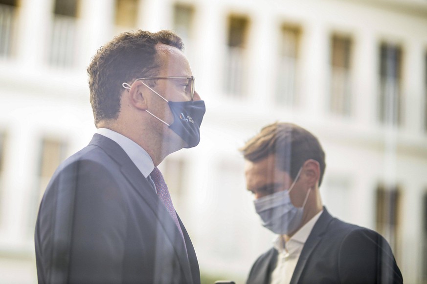 Unterrichtung der Bundesregierung zu Corona-Impfstoffen in der Bundespressekonferenz: Jens Spahn, Bundesminister fuer Gesundheit, Berlin, 15.09.2020 Berlin Deutschland *** Informing the Federal Govern ...