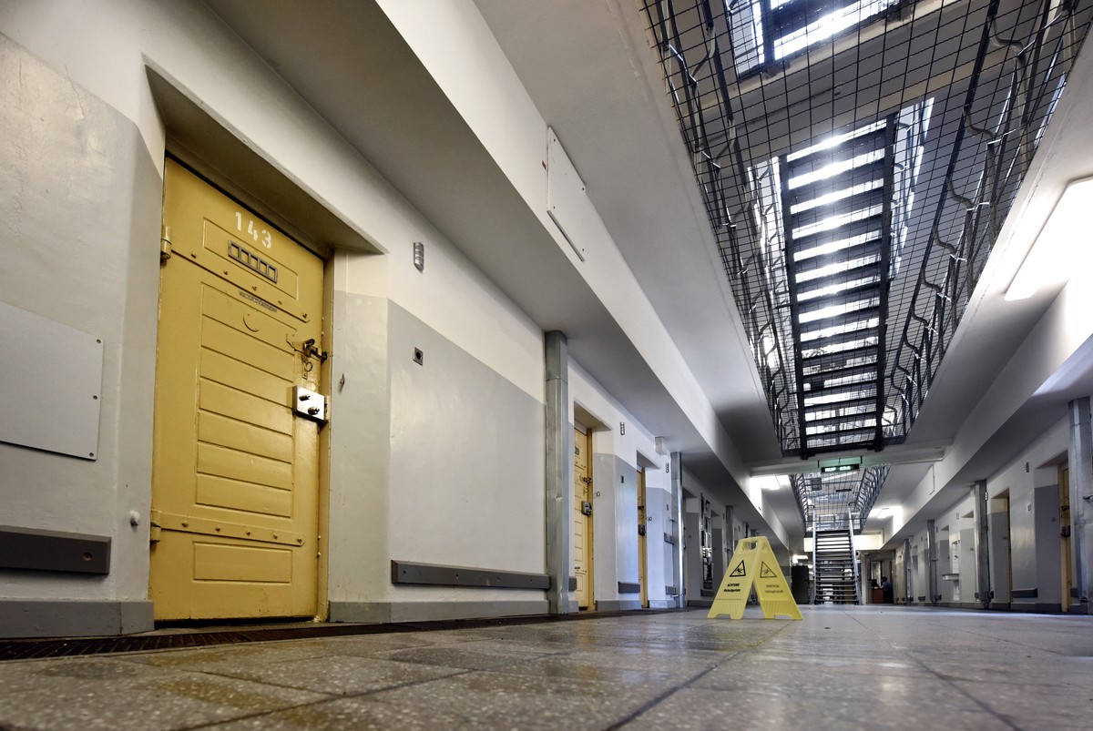 Die Tür zur Zelle 143 in der Klever Justizvollzugsanstalt