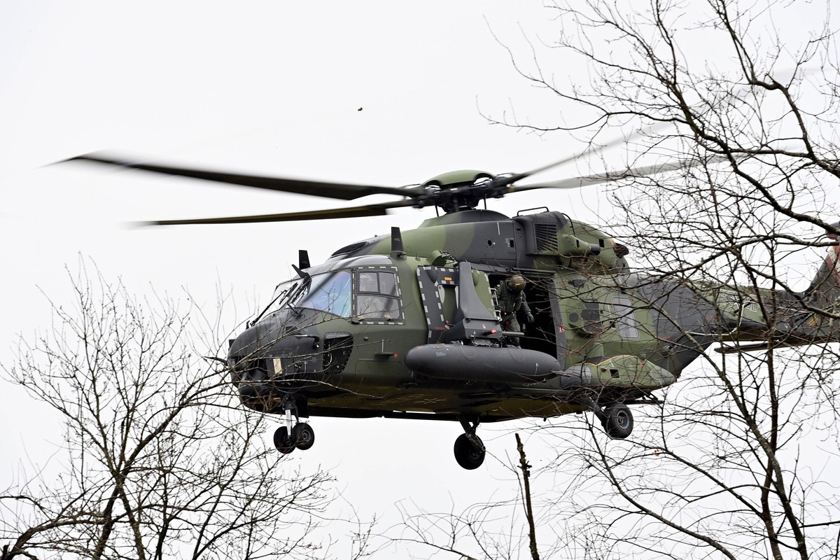 30.01.2025, xjrdrx, Politik Bundeswehr, Luftwaffe Fliegerhorst Faßberg - NH-90TTH Transporthubschrauber 10-Tonnen-Klasse Hersteller NH Industries Fotofreigabe Bundeswehr am 04.02.2025 Fassberg *** 30  ...