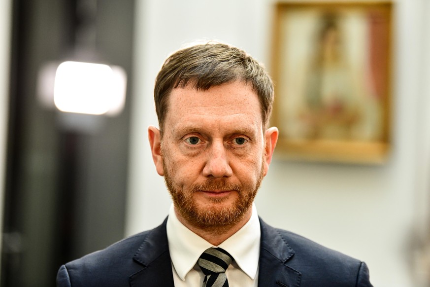 Michael Kretschmer (CDU), Ministerpräsident von Sachsen, nimmt an der Sitzung des Deutschen Bundesrates teil. Themen der Sitzung sind unter anderem EU-Pläne für Finanzhilfen an die Ukraine und eine En ...