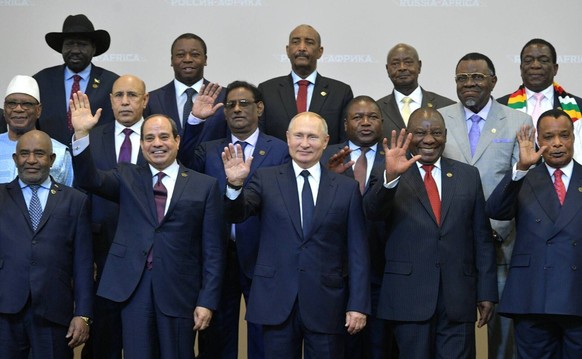 October 24, 2019. - Russia, Sochi. - Russia s President Vladimir Putin center, front pose with the heads of state delegations participating in the Russia-Africa Summit at the Sirius Park of Science an ...