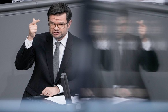 51. Bundestagssitzung und Debatte in Berlin Aktuell,08.09.2022 Berlin, Justizminister Marco Buschmann FDP im Portrait bei seiner Rede bei der Debatte zum Thema Staerkung des Schutzes der Bevoelkerung ...