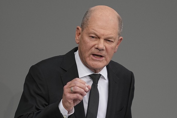 dpatopbilder - 29.01.2025, Berlin: Bundeskanzler Olaf Scholz (SPD) nimmt in einer Regierungserkl�rung Stellung zu aktuellen innenpolitischen Themen wie dem Messerangriff in Aschaffenburg Stellung. Fot ...