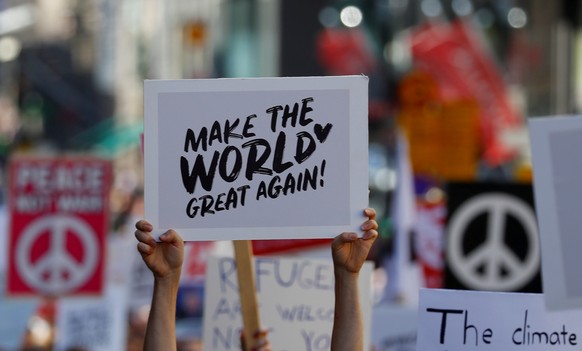 People attend &#039;Helsinki Calling&#039; protest ahead of meeting between the U.S. President Donald Trump and Russian President Vladimir Putin in Helsinki, Finland July 15, 2018. REUTERS/Leonhard Fo ...