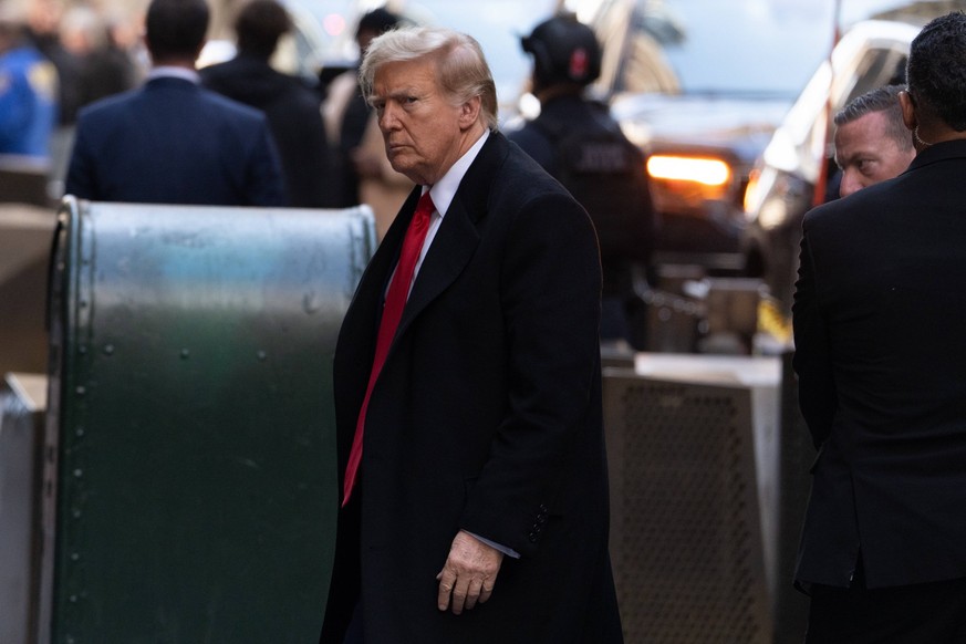 March 25, 2024, Manhattan, Ny, United States: Former President Donald Trump arrives at 40 Wall Street after his New York criminal hush money case at Manhattan Criminal Court His trial will begin on Ap ...