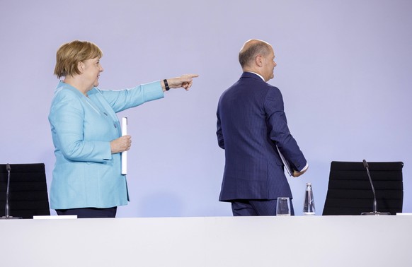 Pressekonferenz zur Vorstellung des Konjunkturpaketes nach dem Koalitionsgipfel von SPD und CDU/CSU. Bundeskanzlerin Angela Merkel, CDU, und Bundesfinanzminister Olaf Scholz, SPD. vl. Berlin 03.05.202 ...