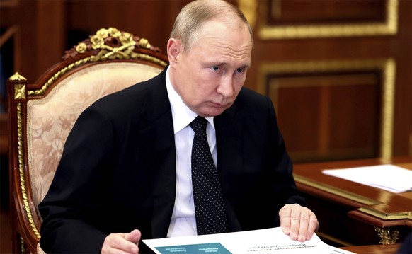 Wladimir Putin nutzt verschiedene Mittel, um seine Propaganda zu streuen.