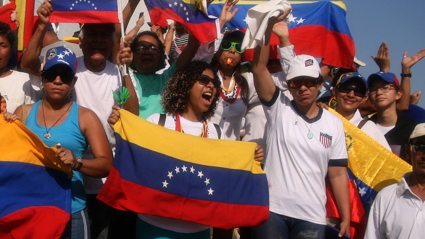 January 23, 2019 - Maracaibo, Venezuela - Venezuelans left to march without fear in the main avenues and streets of the city of Maracaibo Venezuela on January 23, 2019. The people decided to support t ...