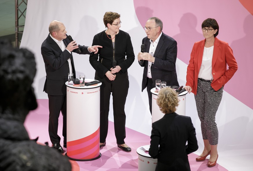 Olaf Scholz und Klara Geywitz treten gegen Norbert Walter-Borjans und Saskia Esken um den SPD Parteivorsitz an. Berlin, 12.11.2019 Berlin Deutschland *** Olaf Scholz and Klara Geywitz take on Norbert  ...