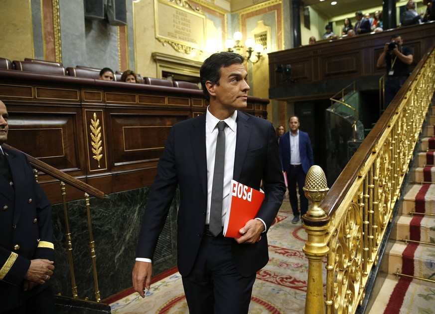 Leader of Spanish socialist party PSOE, Pedro Sanchez, arrives at the Lower House in Madrid, Spain, to attend the second day of the investiture debate on 31 August 2016. The Spanish Parliament holds t ...