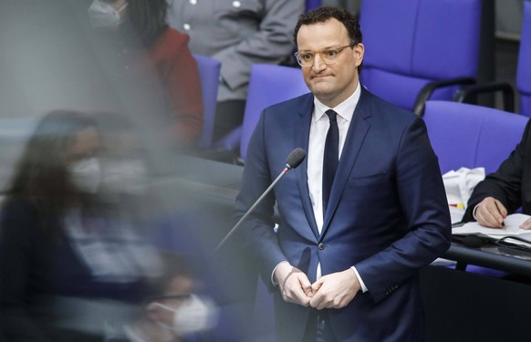 Jens Spahn Berlin, DEU, 24.02.2021 - Bundesgesundheitsminister Jens Spahn, CDU, stellt sich zu Beginn der Plenarsitzung den Fragen der Abgeordneten in der einstuendigen Regierungsbefragung. Berlin Ber ...