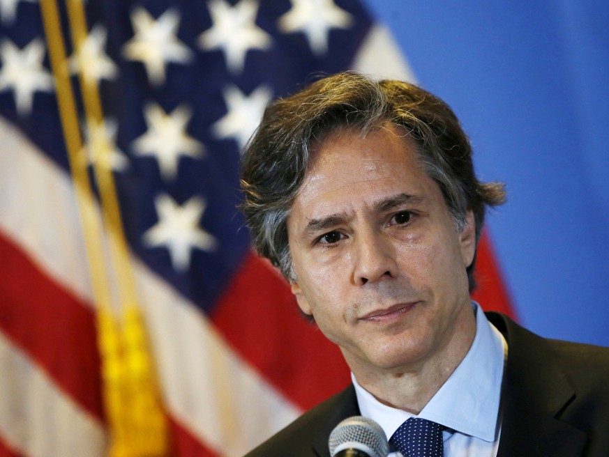 FILE PHOTO: U.S. Deputy Secretary of State Antony Blinken listens to journalists&#039; questions during a news conference, at a hotel in Mexico City April 30, 2015. REUTERS/Henry Romero/File Photo