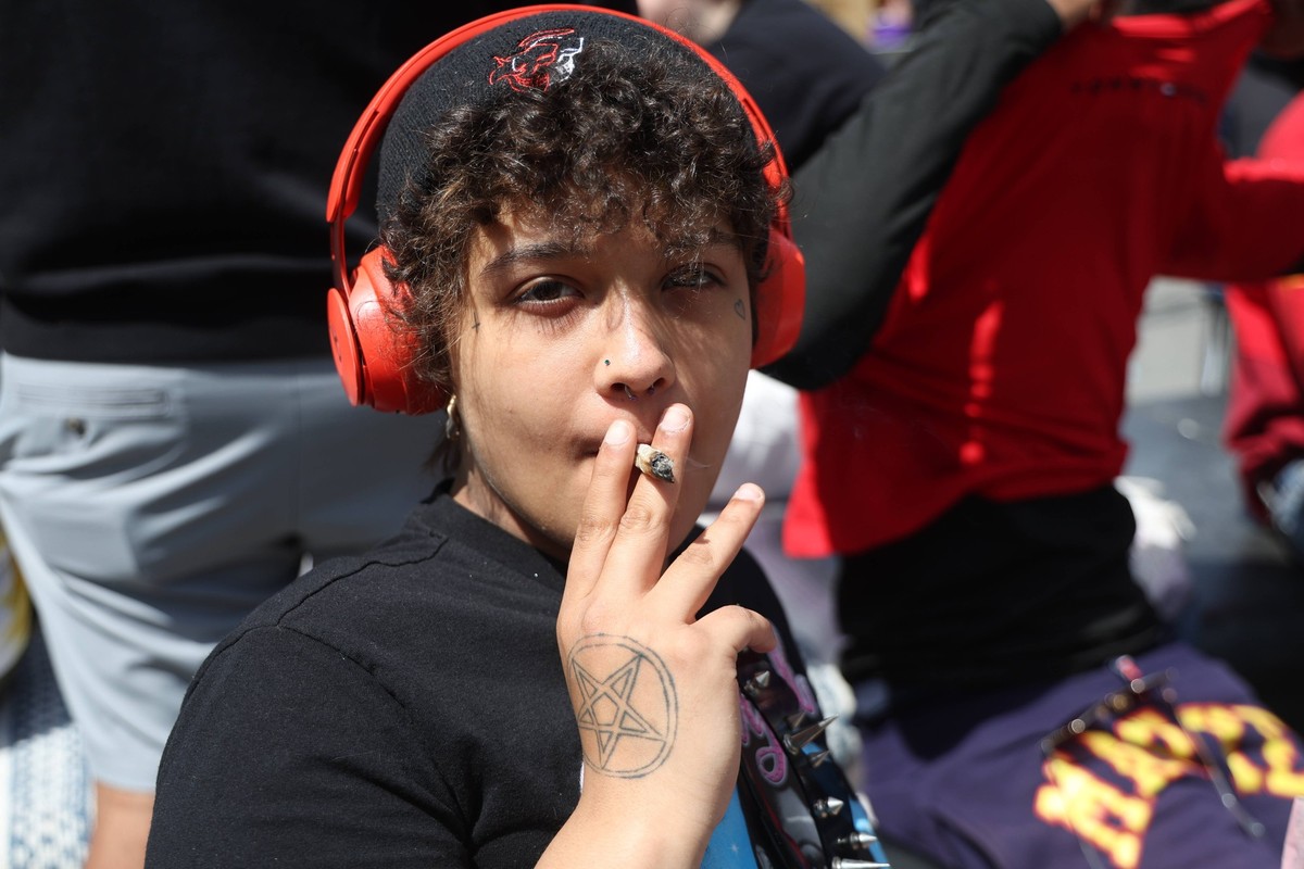 420 Celebration In Washington Square Park A young woman smokes a joint during the 420 Celebration in Washington Square Park, New York, N.Y., on April 20, 2025. People around the world celebrate their  ...