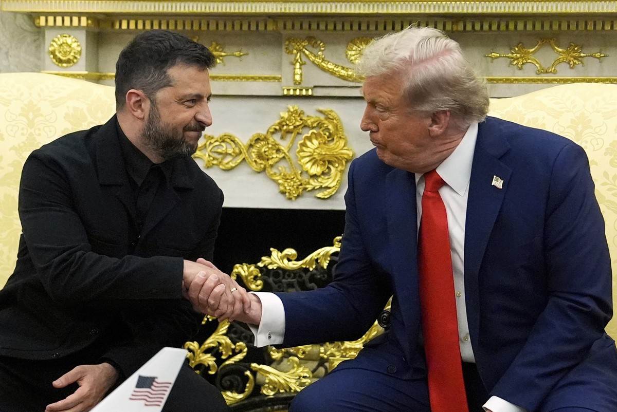 18.08.2025, USA, Washington: US-Präsident Donald Trump trifft sich mit Wolodymyr Selenskyj (l), Präsident der Ukraine, im Oval Office im Weißen Haus. Foto: Julia Demaree Nikhinson/AP/dpa +++ dpa-Bildf ...