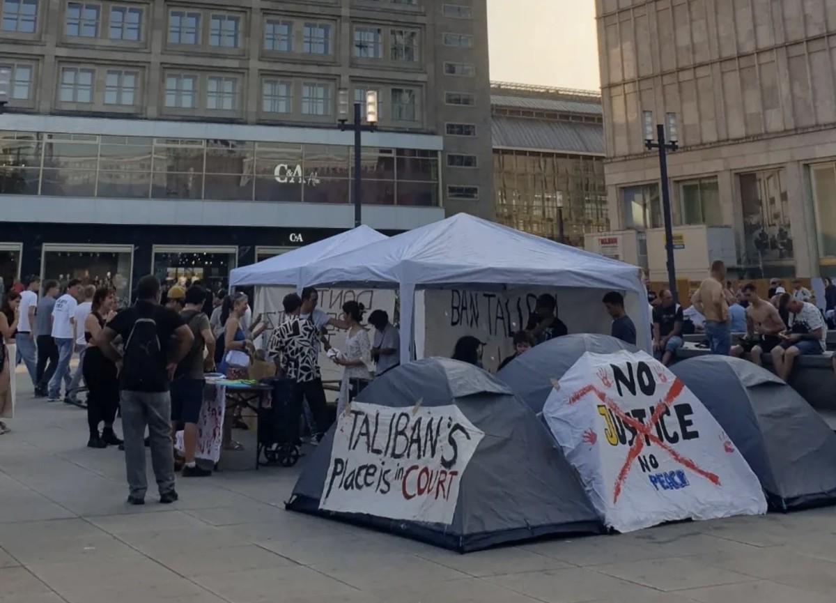 Protestcamp Afhghanistan Dobrindt Alexanderplatz Abschiebungen
