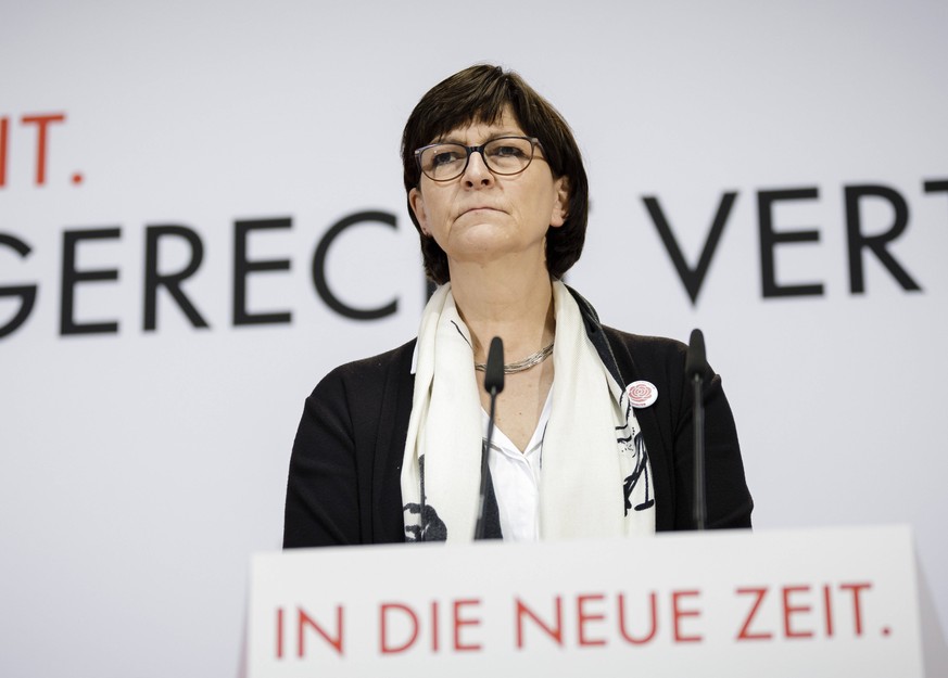 Saskia Esken, Bundesvorsitzende der SPD gibt eine Pressekonferenz im Willy-Brandt-Haus in Berlin. 10.02.2020. Berlin Deutschland *** Saskia Esken, national leader of the SPD gives a press conference a ...