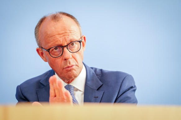 27.08.2024, Berlin: Friedrich Merz (CDU), CDU-Bundesvorsitzender und Unionsfraktionsvorsitzender, gibt eine Pressekonferenz nach dem Treffen mit Bundeskanzler Scholz und zu Konsequenzen nach dem Ansch ...