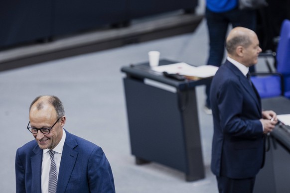 L-R Friedrich Merz, CDU-Parteivorsitzender, und Olaf Scholz SPD, Bundeskanzler, aufgenommen im Rahmen der Sitzung des Deutschen Bundestages in Berlin, 03.06.2022. Berlin Deutschland *** L R Friedrich ...