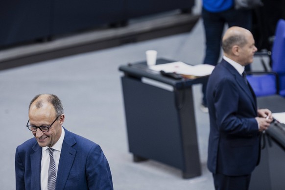 L-R Friedrich Merz, CDU-Parteivorsitzender, und Olaf Scholz SPD, Bundeskanzler, aufgenommen im Rahmen der Sitzung des Deutschen Bundestages in Berlin, 03.06.2022. Berlin Deutschland *** L R Friedrich  ...