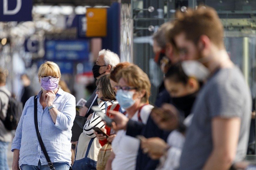 Ein Bild, an das man sich bereits gewöhnt hat: Maskenpflicht in Deutschland.