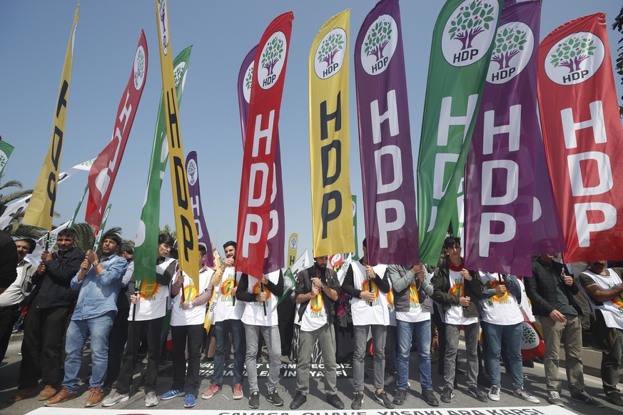 Wie fair können die Wahlen überhaupt noch sein? In den vergangenen Jahren wurden neben dem Parteivorsitzenden Selahattin Demirtas noch viele weitere Politiker der pro-kurdischen Partei HDP verhaftet.