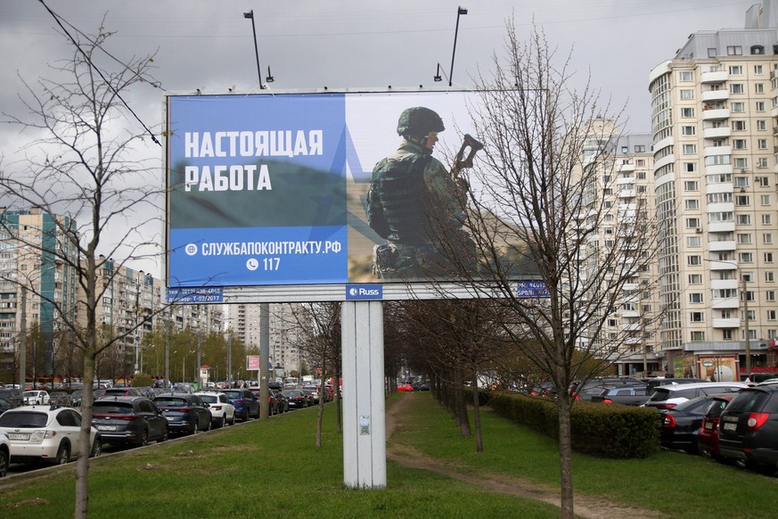 St. Petersburg: Eine Anzeige, um neue Soldaten zu rekrutieren.