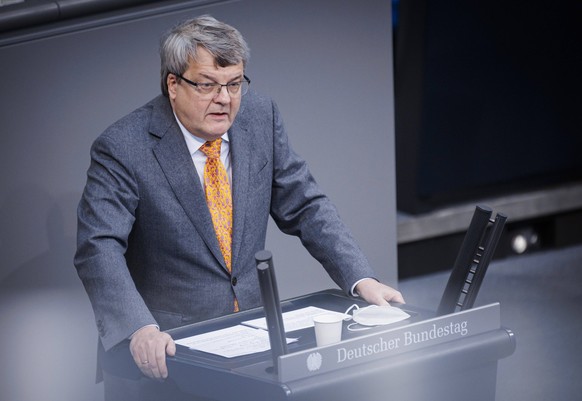 Reinhard Houben, FDP, aufgenommen im Deutschen Bundestag im Rahmen der Regierungserklaerung zum Jahreswirtschaftsbericht 2022 in Berlin, 28.01.2022. Berlin Deutschland *** Reinhard Houben, FDP, record ...