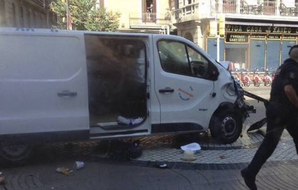 Police identify suspect who rented van (picture 002) used in Barcelona terror attack as Driss Oukabi (picture 001) Barcelona Spain PUBLICATIONxINxGERxSUIxAUTxONLY 540447

Police identify Suspect Who ...