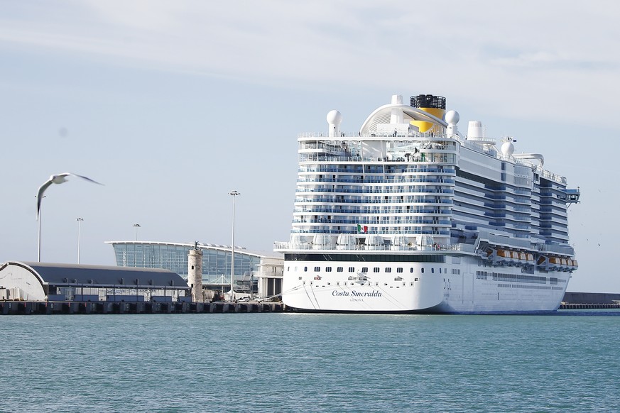 Das Kreuzfahrtschiff "Costa Smeralda" liegt derzeit fest – mit 7000 Menschen an Bord.