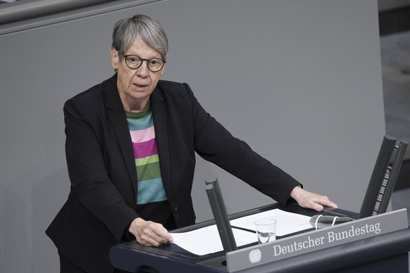 Deutscher Bundestag 228. Sitzung Plenum und Debatte Aktuell, 07.05.2021, Berlin, Dr. Barbara Hendricks im Portrait bei ihrer Rede bei der 228. Sitzung des Deutschen Bundestag in Berlin Berlin Berlin D ...