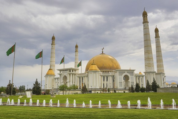 Turkmenistan , Ashgabat City, Turkmenbashi´s Mosque.