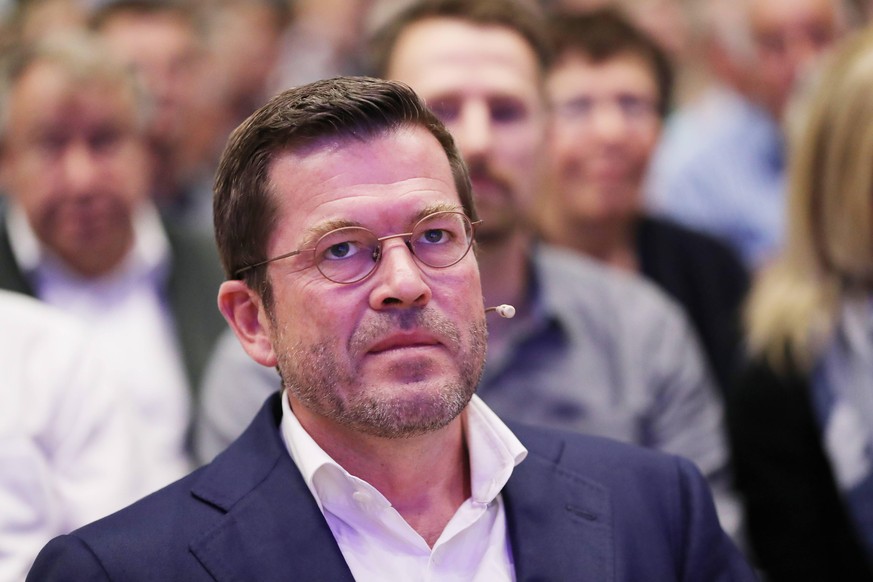 Karl-Theodor zu Guttenberg spricht in der Stadthalle von Schwabm?nchen Karl-Theodor zu Guttenberg macht Wahlkampf f?r die CSU, hier in der Stadthalle von Schwabm?nchen Sammy Minkoff Langaeckerstrasse  ...