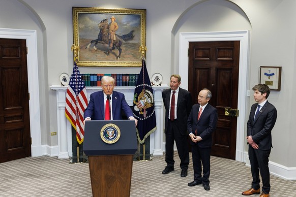 News Bilder des Tages President Donald Trump gives remarks on AI Infrastructure as Larry Ellison, Chief technology officer of Oracle, Junichi Miyakawa, CEO of SoftBank Corp, Sam Altman, CEO of OpenAI  ...